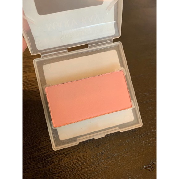 New! Mary Kay Chromafusion Eye shadow .05oz in Hint‎ of Pink - Picture 2 of 4